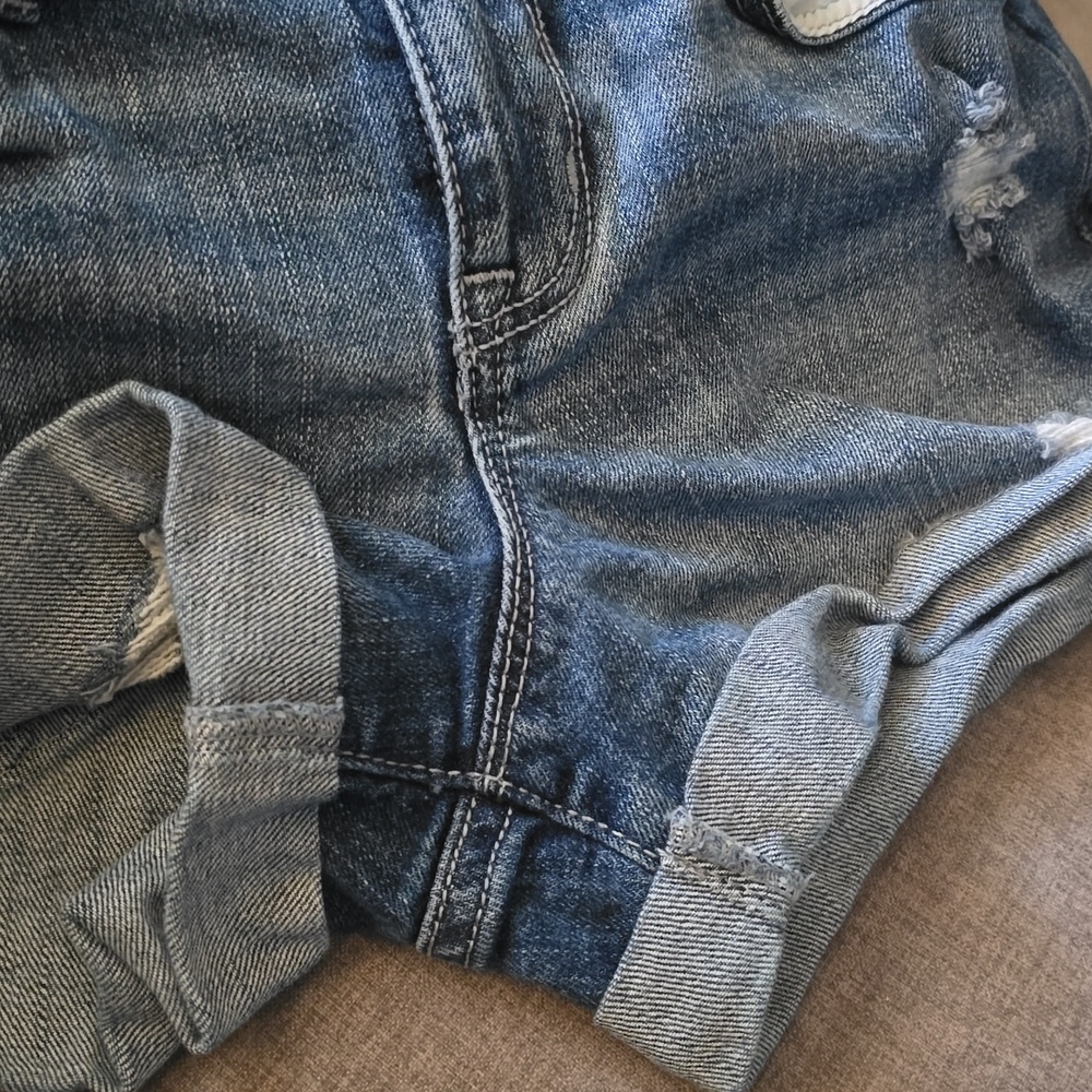 Old Navy Boyfriend Jean Shorts Women's Size 4 Medium Blue Denim Distressed Rips - Picture 7 of 12